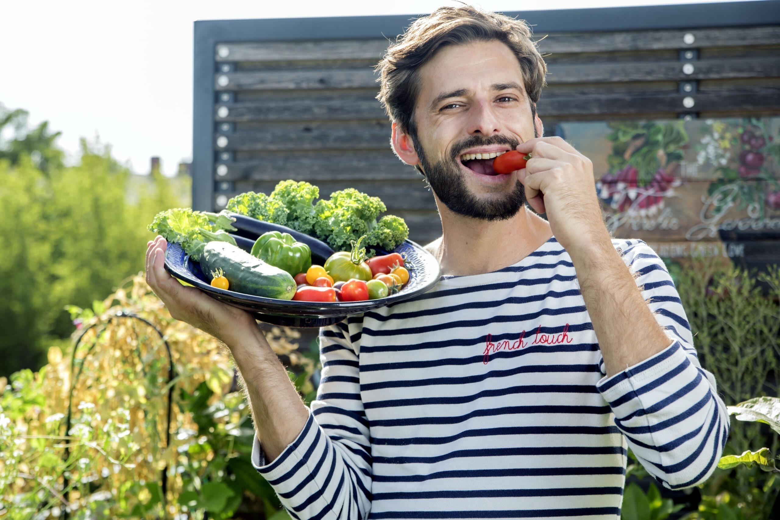 Bio-Essen in Blumentöpfen selbst anbauen: The Frenchie Gardener zeigt wie einfach Urban Gardening funktioniert