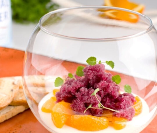 Weihnachten so richtig genießen: Wie Mineralwasser festliche Menüs abrundet