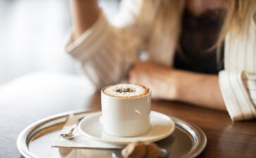 Aktuelle DEHOGA-Umfrage: Aussichten im Gastgewerbe verbessern sich leicht