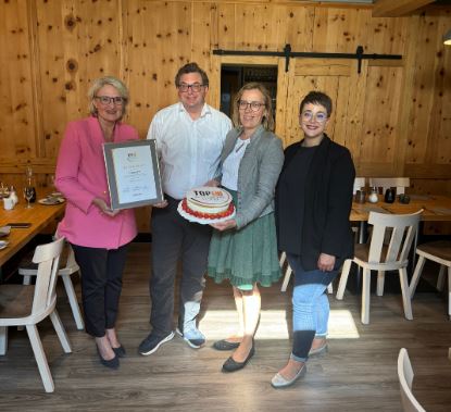 Freuen sich über die Auszeichnung TOP-Ausbildungsbetrieb