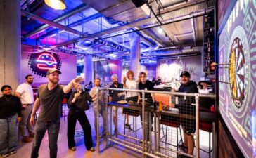 Elektrisierende Premiere: Electric Social Arcade Kitchen & Bar in Berlin hat eröffnet. Copyright: BdS, bzw. Electric Social