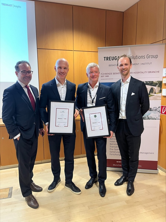 Motel One: Stefan Lenze, Co-CEO, Head of Development & Legal Motel One B&B: Arno Schwalie CEO Central & Northern Europe