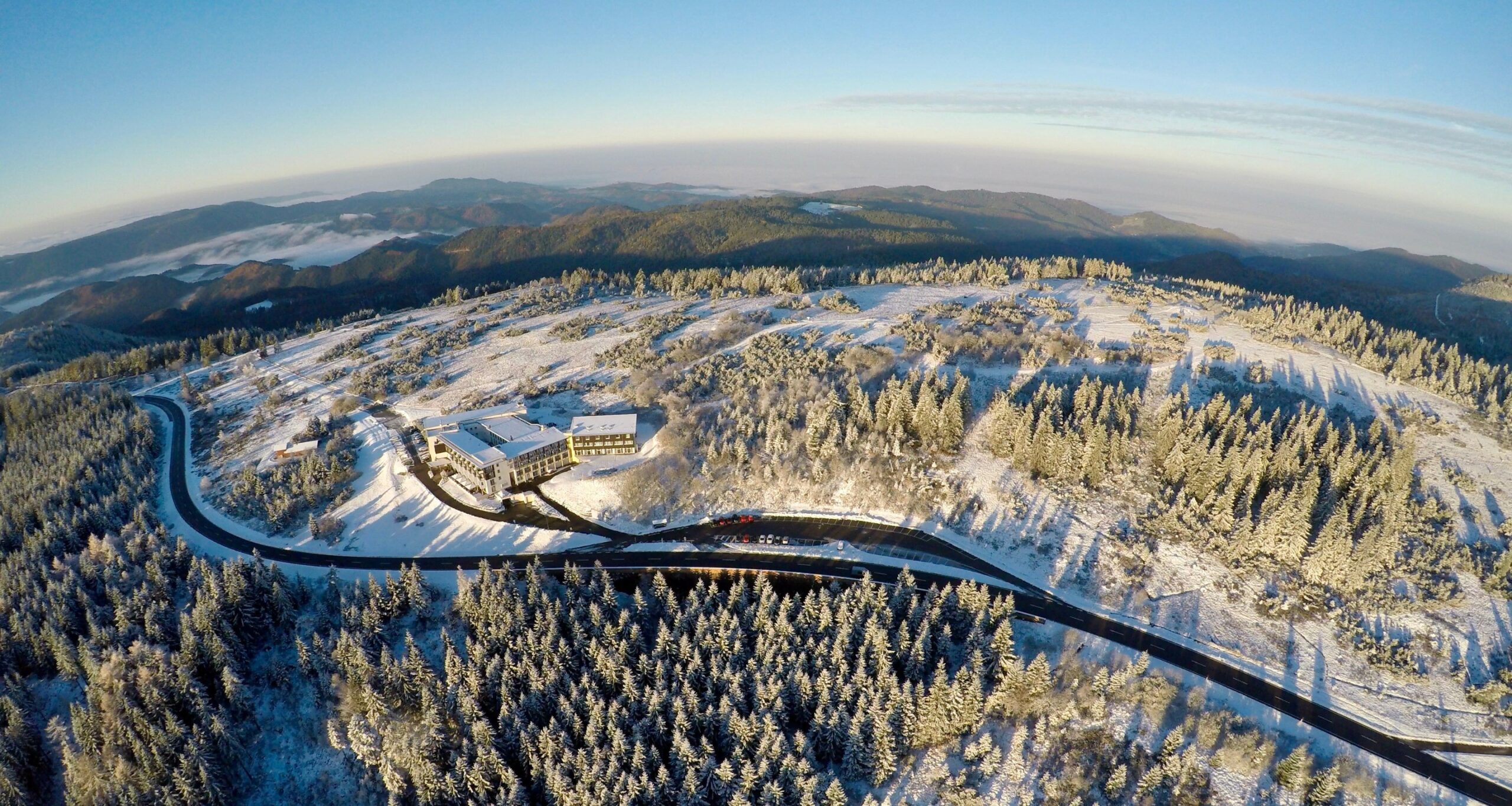 Neues Ferienhotel für BWH Hotels im Nationalpark Schwarzwald: Das Wellness- & Nationalpark Hotel Schliffkopf in Baiersbronn gehört seit Mitte Dezember als neues Haus der BW Signature Collection by Best Western zur internationalen Hotelgruppe BWH Hotels.