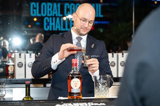 Nicola Colic, Bartender