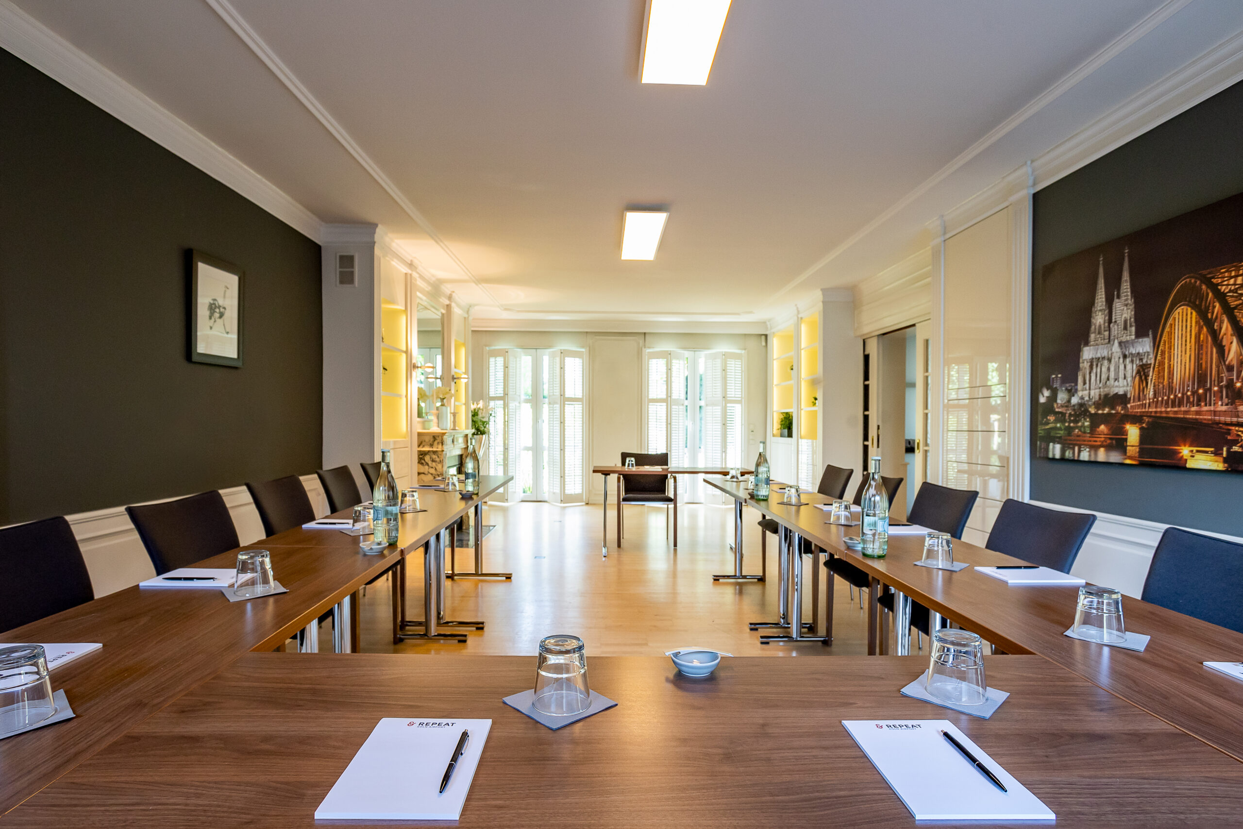 Das optimale Office-Hotel für Businessreisende: b‘mine lockt mit High-Tech-Ausstattung nach Frankfurt. &REPEAT Köln, Airport-VILLA Tagungsbereich der VILLA. Urheber und Copyright: Manfred Daams