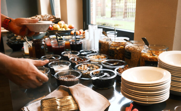 Wie Hotels des Green Pearls Netzwerks Lebensmittelverschwendung vermeiden. SCHWARZWALDPANORAMA: Frühstücksbuffet. Copyright: Green Pearls® GmbH Unique Places