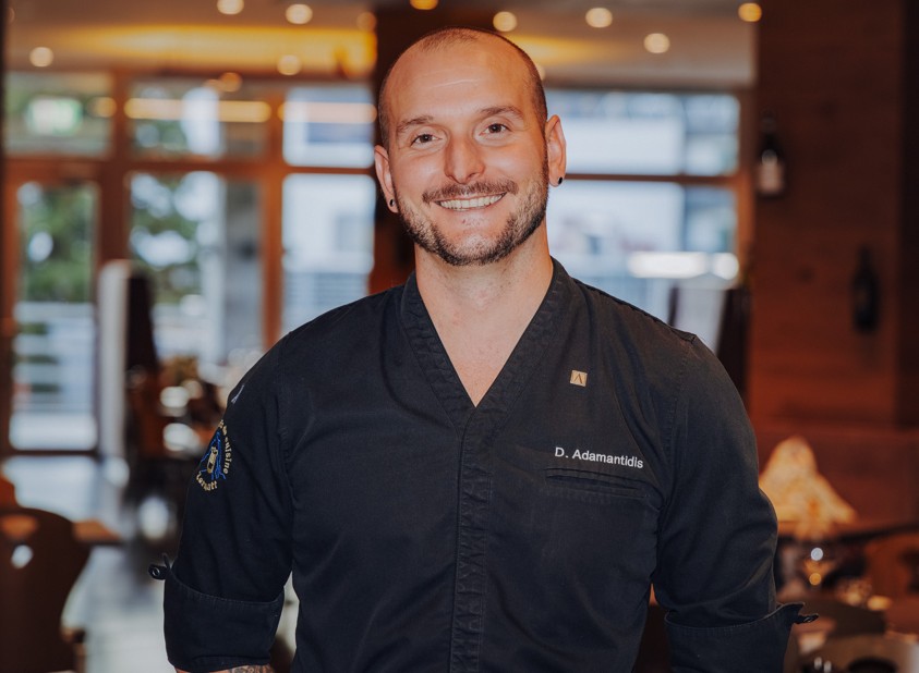 Neuer Küchenchef Dominic Adamantidis im AMERON Davos Swiss Mountain Resort - © AMERON Collection